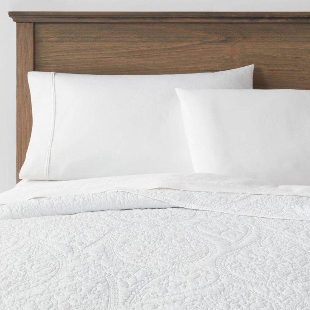 Full/Queen Garment Washed Paisley Stitch Quilt White - Threshold